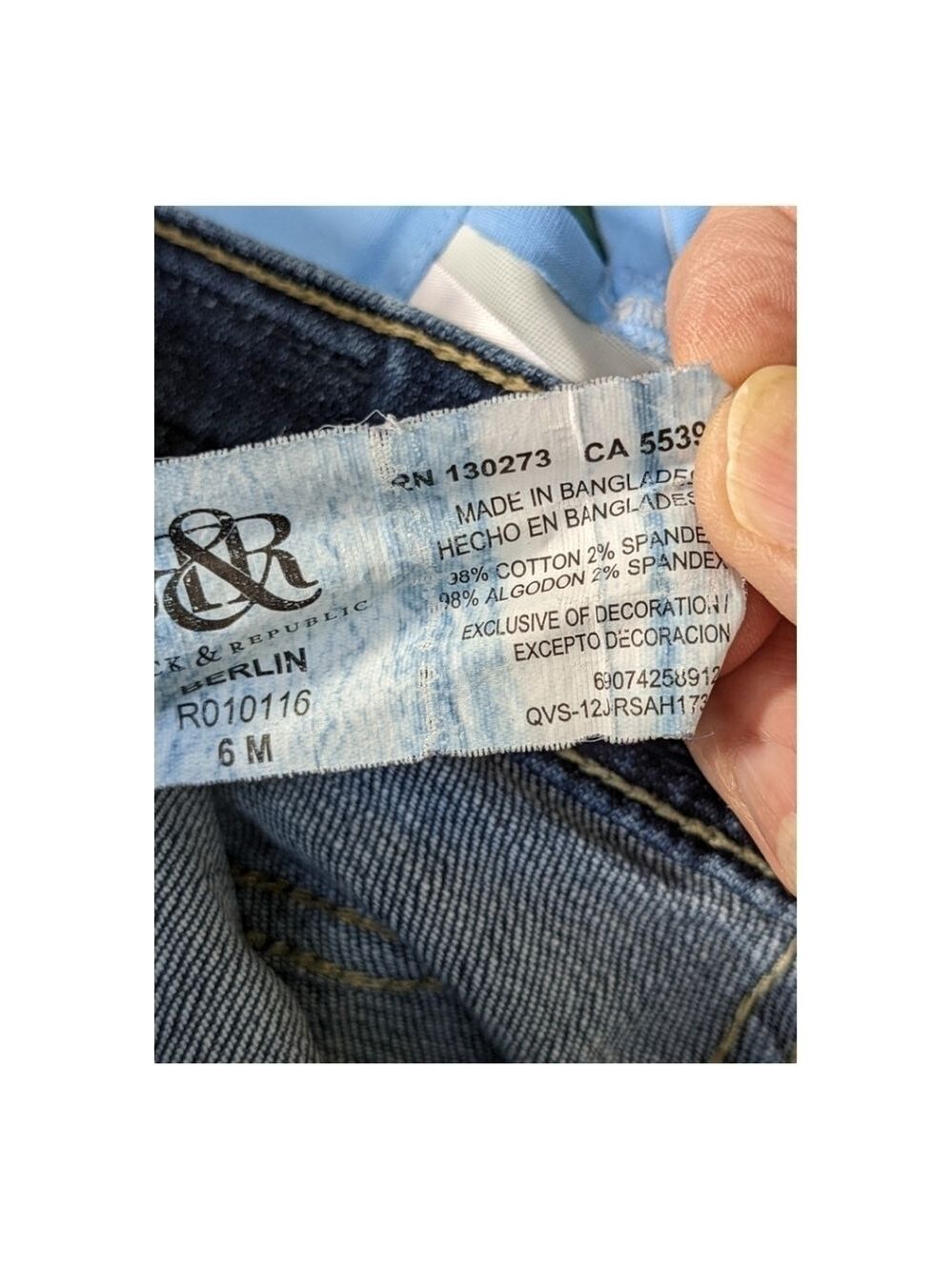 Rock & Republic Berlin Jeans, size 6 (30 waist) Dark Wash - Picture 4 of 5